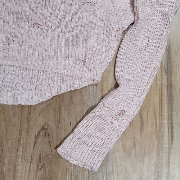 🔸️Express Pink Distressed Lughtweight Hi-Low Cropped Sweater Medium - Picture 5 of 7